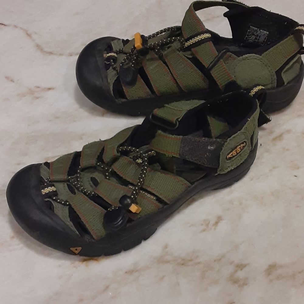 Keen shoes kids size 13